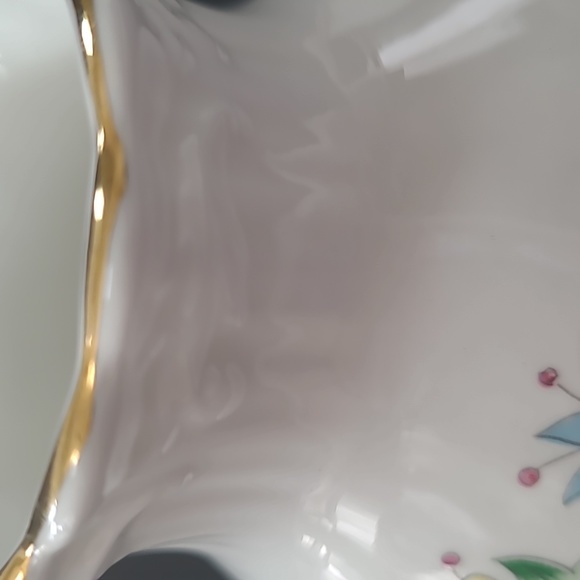 Queens Fine Bone China Vase - Picture 8 of 11